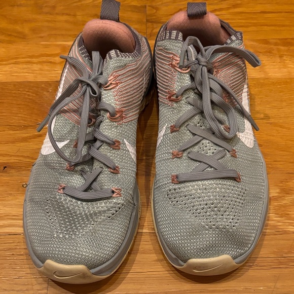 Nike Metcon Women's Crossfit Shoes in Gray and Pink - Picture 1 of 8